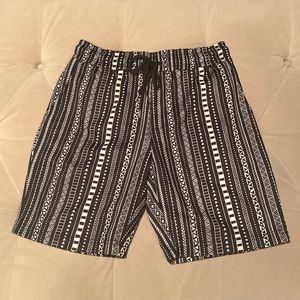 FOREVER 21 NWT Men’s Black & White Striped Shorts Small